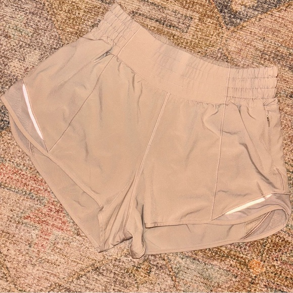 Lululemon Hotty Hot size 4 Regular Tan - Picture 1 of 2